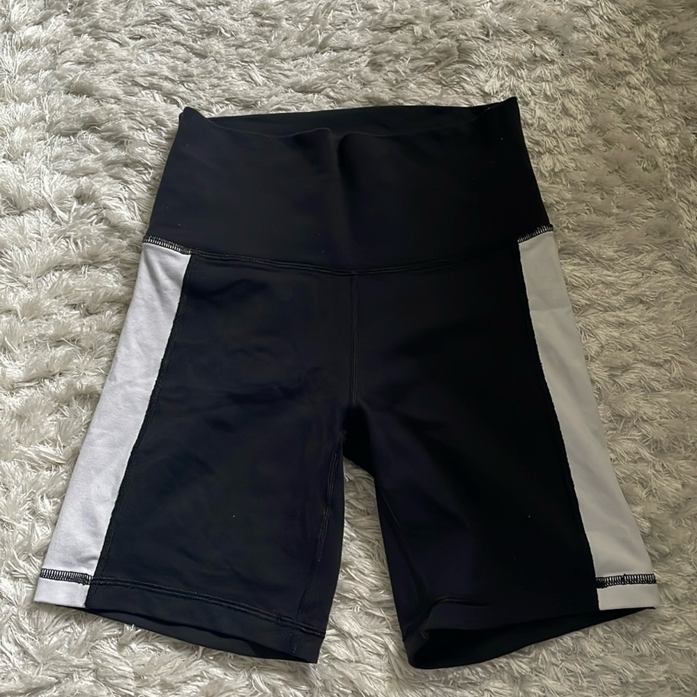 Aritzia TNA biker shorts